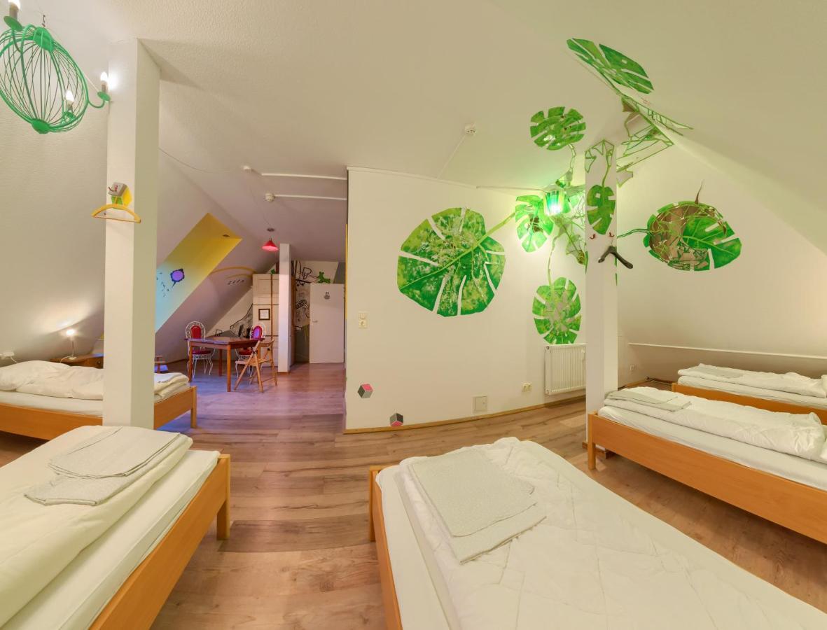 Labyrinth Hostel Weimar Esterno foto