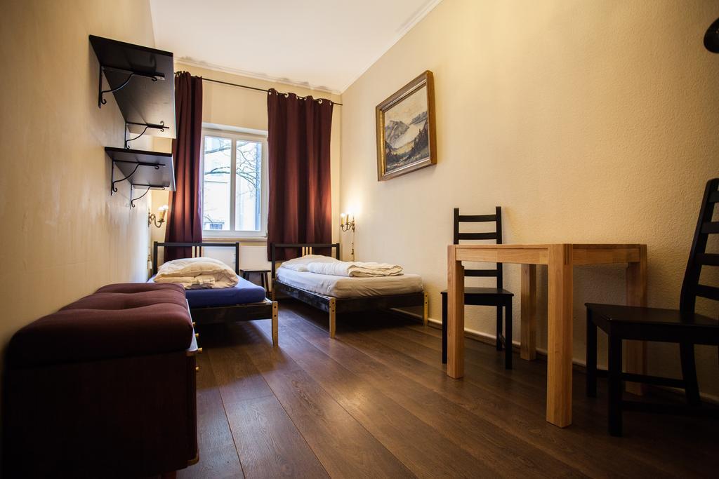 Labyrinth Hostel Weimar Esterno foto